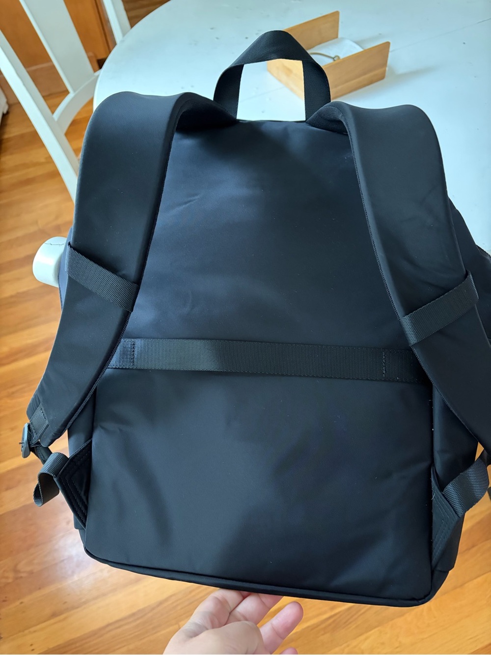 lululemon Everywhere Backpack 22L - Black - Picture 2 of 11
